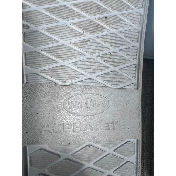 Alphalete Shoes Mens Size 9 Light Gray Slides Sandals Embossed Logo Pool Casual - Picture 10 of 10